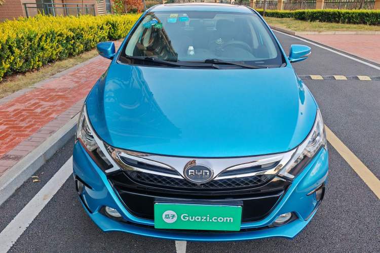 Used BYD Qin New Energy 2014 1.5T Cool Black Knight Flagship Model
