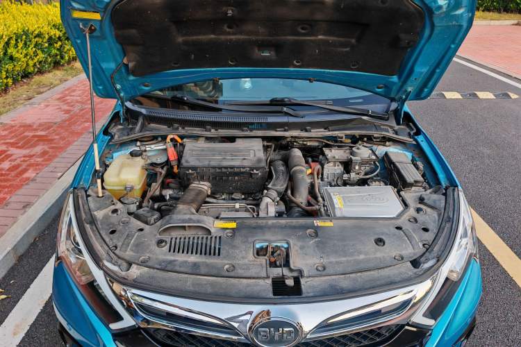 Used BYD Qin New Energy 2014 1.5T Cool Black Knight Flagship Model
