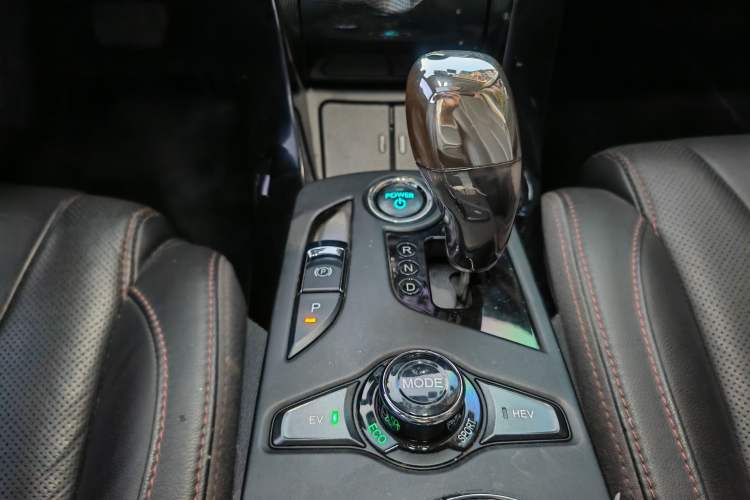 Used BYD Qin New Energy 2014 1.5T Cool Black Knight Flagship Model
