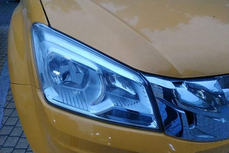 Used Isuzu JLM 2020 2.8T Classic Two-Wheel Drive Diesel Euro VI Comfort Plus Extended Version JE493ZLQ6E
