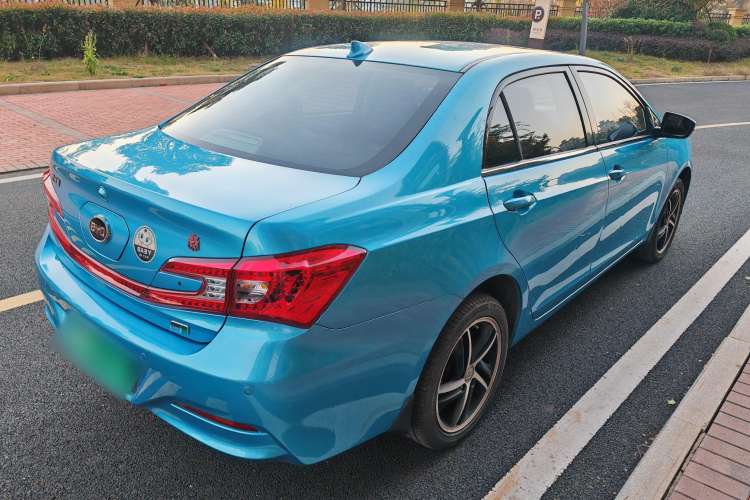 Used BYD Qin New Energy 2014 1.5T Cool Black Knight Flagship Model
