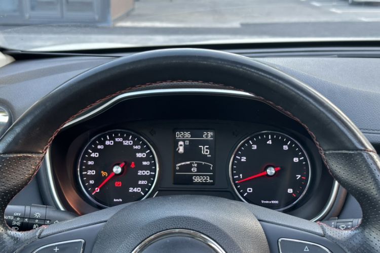 Used MG HS 2019 20T Manual Two-Wheel Drive Luxury Edition China VI Standard