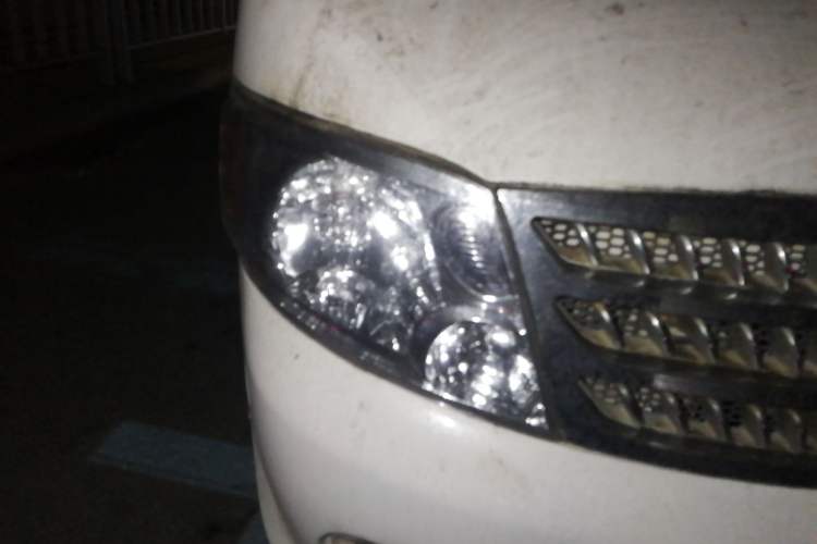 Used Foton Scenic 2014 2.0L Express Classic Short-Wheelbase High-Roof 491EQ4A