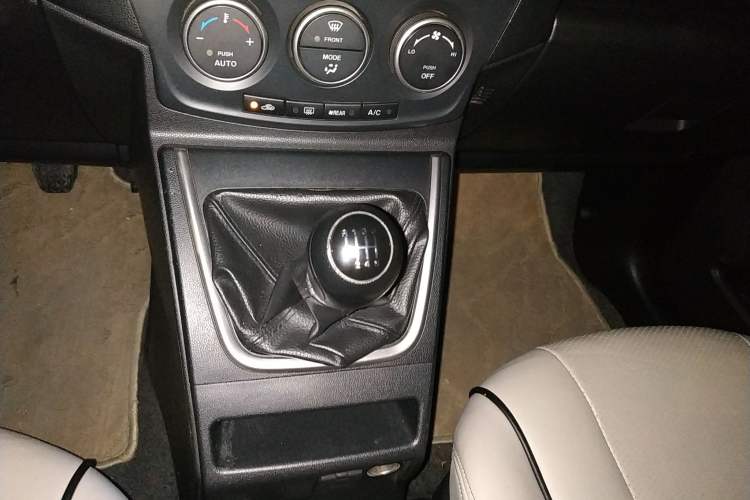 Used Mazda Mazda 5 2011 2.0L Manual Comfort Edition
