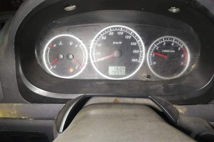 Used Foton Scenic 2014 2.0L Express Classic Short-Wheelbase High-Roof 491EQ4A