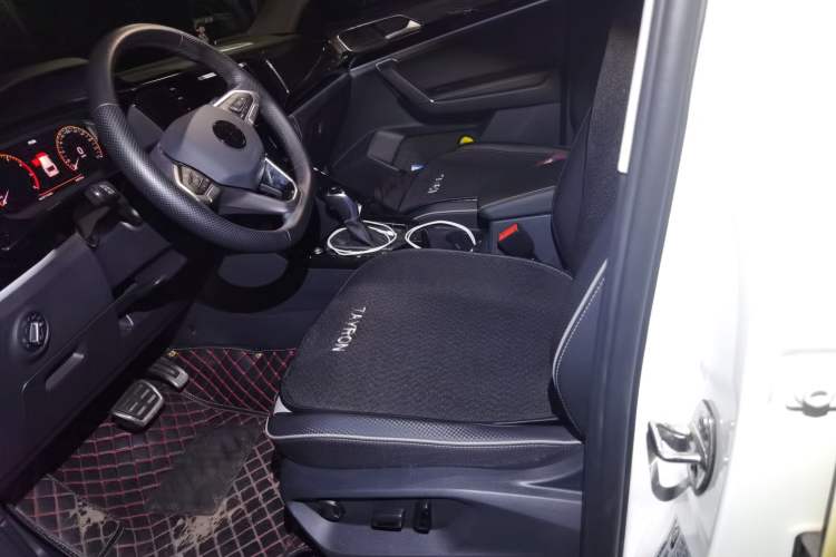 Used Volkswagen Tayron X 2020 330TSI Two-Wheel Drive Luxury Smart Connectivity Version Left Front Seat