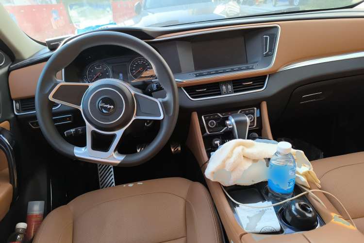 Used Zotye T600 Coupe 2017 1.5T Automatic Luxury Model Center Console