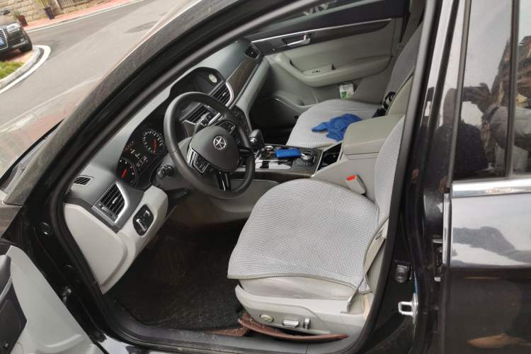 Used JAC Refine A60 2017 1.5 TGDI Automatic Luxury Business Model