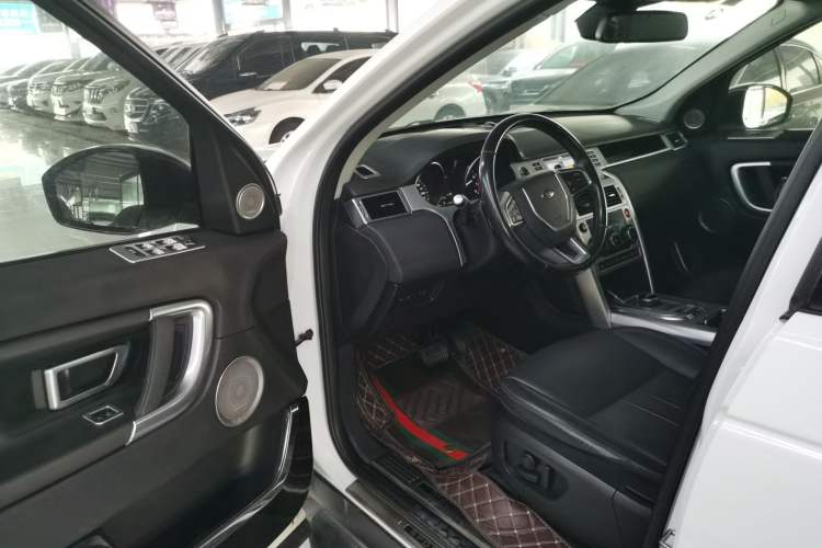 Used Land Rover Discovery Sport 2018 240 PS SE Version
