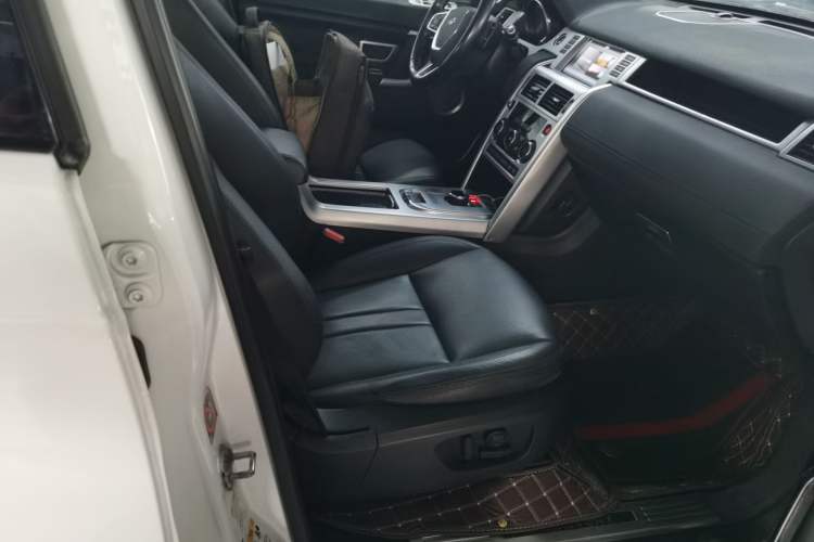 Used Land Rover Discovery Sport 2018 240 PS SE Version
