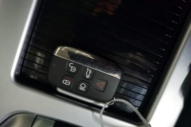 Used Land Rover Discovery Sport 2018 240 PS SE Version
