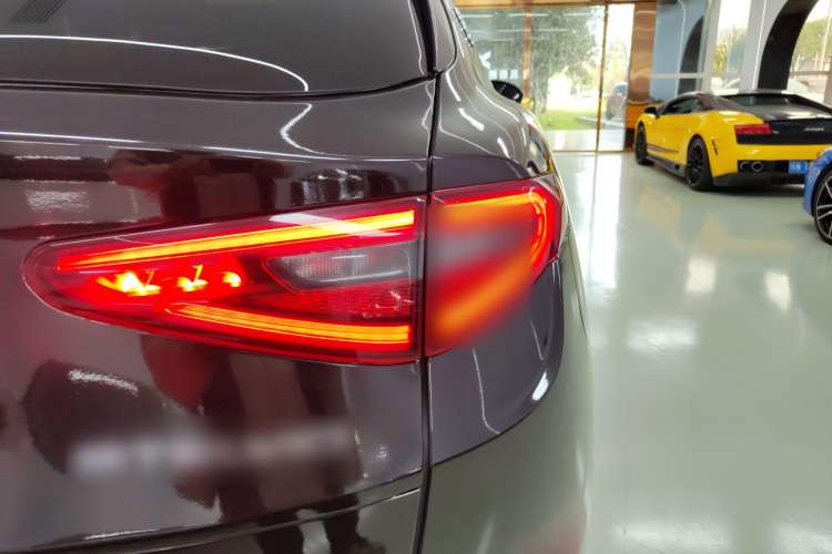 Used Alfa Romeo Stelvio 2017 2.0T 200HP Elite Edition
