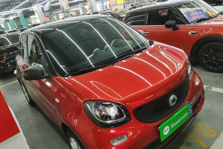 Used smart forfour 2018 1.0L 52 kW Dynamic Edition
