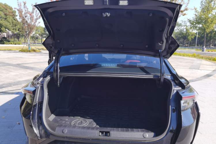 Used Dongfeng Aeolus Yixuan 2021 230T Automatic Zuiying Knight Edition