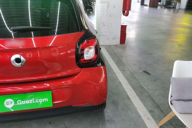 Used smart forfour 2018 1.0L 52 kW Dynamic Edition
