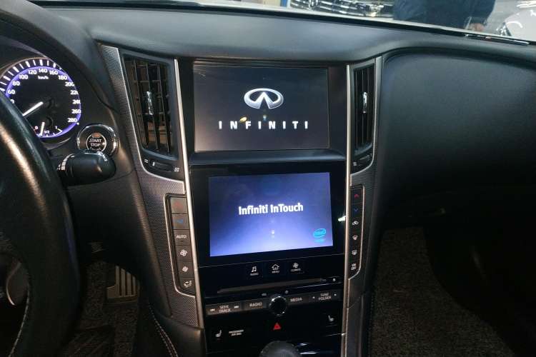 Used Infiniti Q50 2014 3.7L Luxury Sport Edition Audio And AC Panel