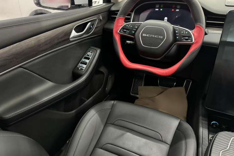 Used SERES SF5 2021 Four-Wheel Drive Freedom Expedition Edition
