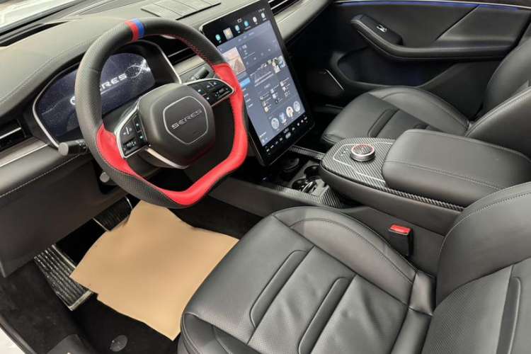 Used SERES SF5 2021 Four-Wheel Drive Freedom Expedition Edition
