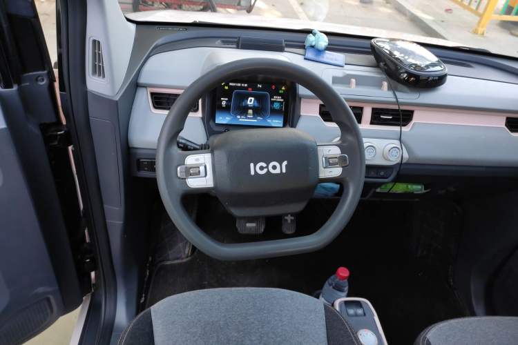 Used Chery New Energy QQ Ice Cream 2022 120km Conical Shape Lithium Iron Phosphate Steering Wheel