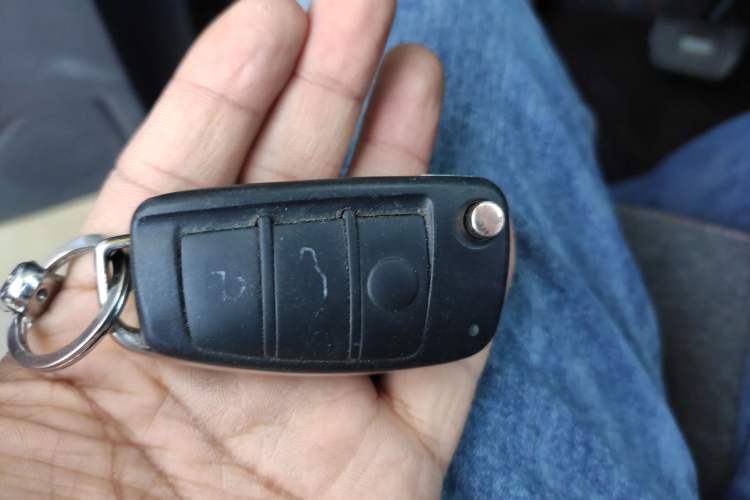 Used Chery New Energy QQ Ice Cream 2022 120km Conical Shape Lithium Iron Phosphate Vehicle Key