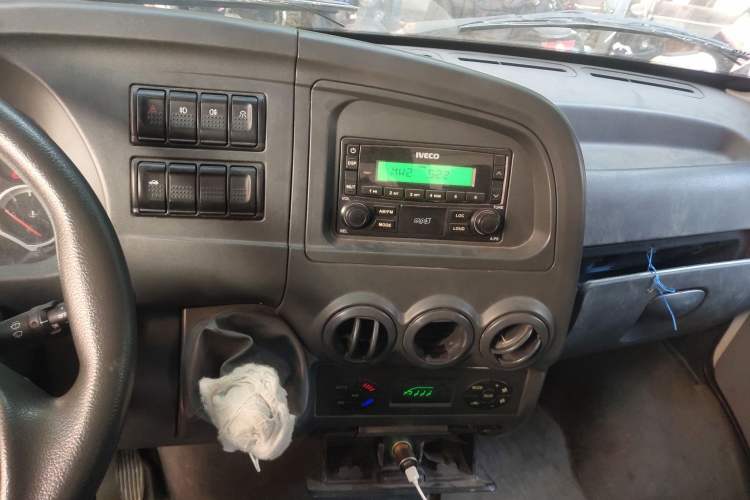 Used Iveco Power Daily 2012 2.5T-A32 Base Version

