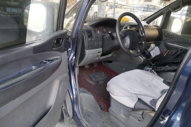 Used FORTHING Lingzhi 2012 M5 Q3 2.0L 7-Seater Long-Wheelbase Comfort Edition
