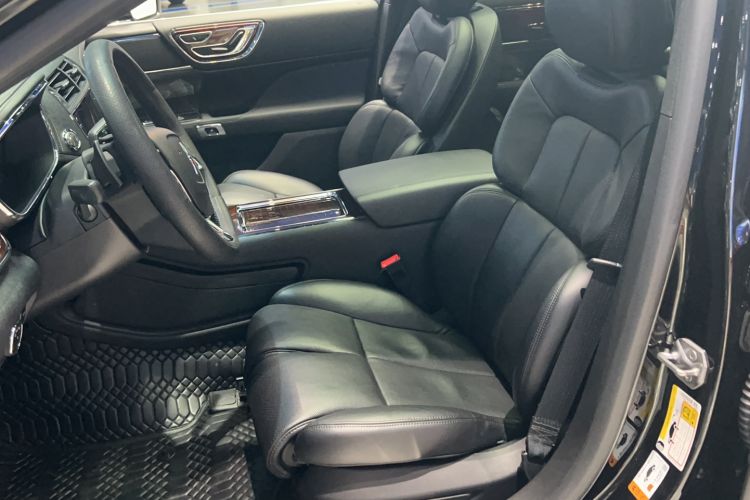 Used Lincoln Continental 2019 2.0T Two-Wheel Drive Luxury Edition China VI Standard
