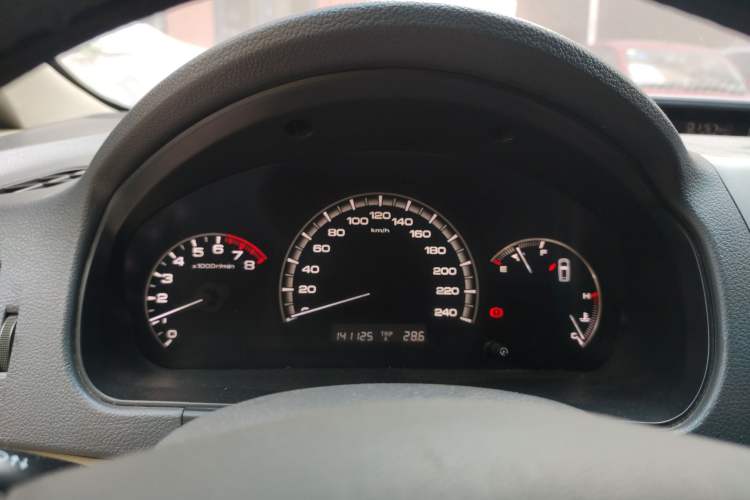 Used BYD M6 2013 2.0L Manual Comfort Edition
