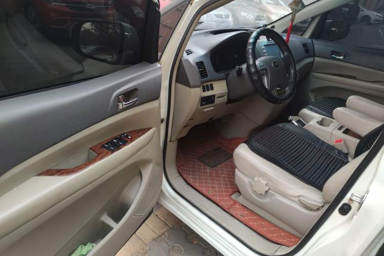 Used BYD M6 2013 2.0L Manual Comfort Edition
