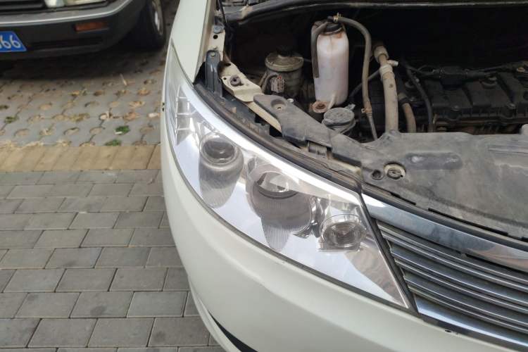 Used BYD M6 2013 2.0L Manual Comfort Edition
