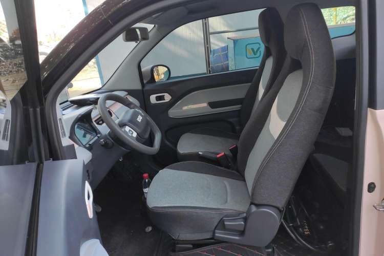 Used Chery New Energy QQ Ice Cream 2022 120km Conical Shape Lithium Iron Phosphate Left Front Seat