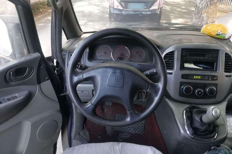 Used FORTHING Lingzhi 2012 M5 Q3 2.0L 7-Seater Long-Wheelbase Comfort Edition
