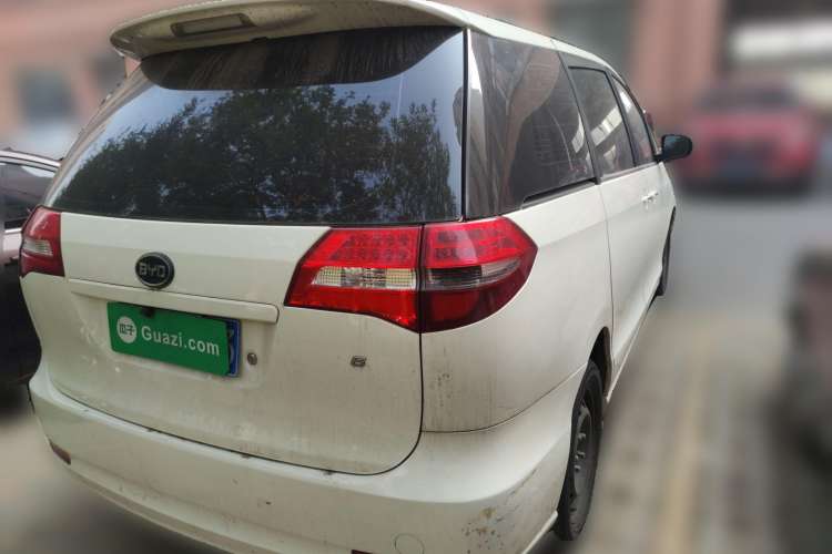Used BYD M6 2013 2.0L Manual Comfort Edition
