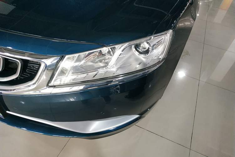 Used Geely Auto Emgrand GT 2015 1.8T Flagship Model Left Front Headlight