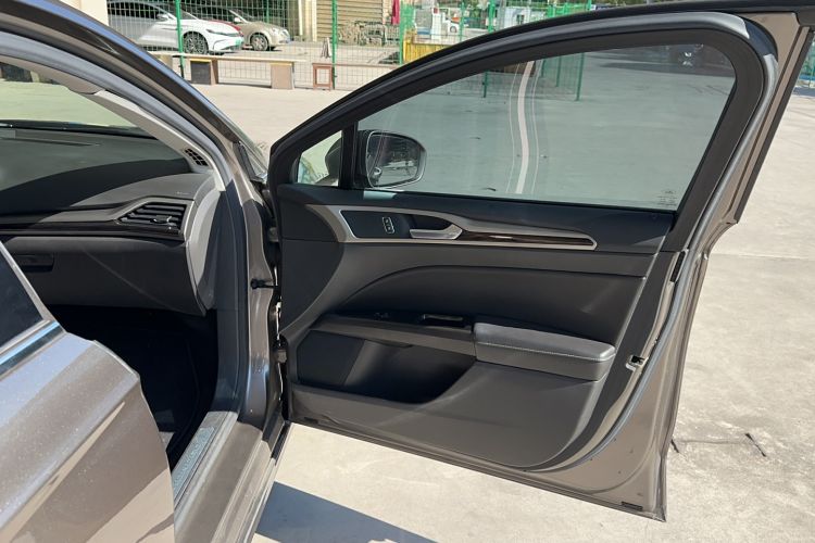 Used Ford Mondeo 2013 2.0L GTDi 200 Luxury Model