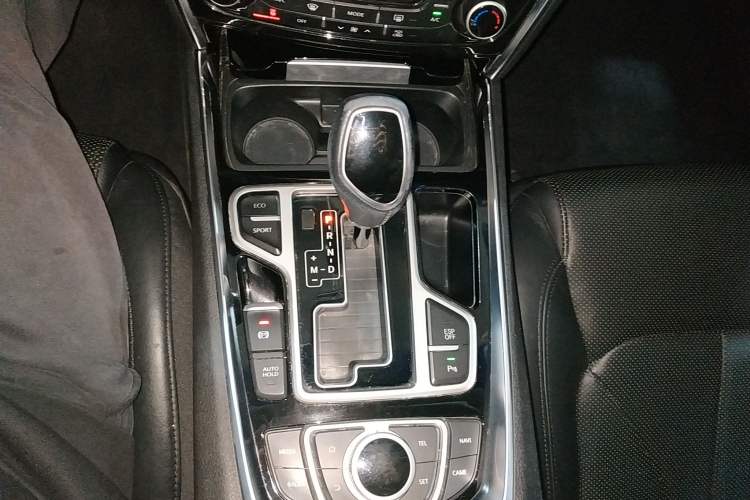 Used Geely Auto Emgrand GT 2015 1.8T Flagship Model Gear Lever