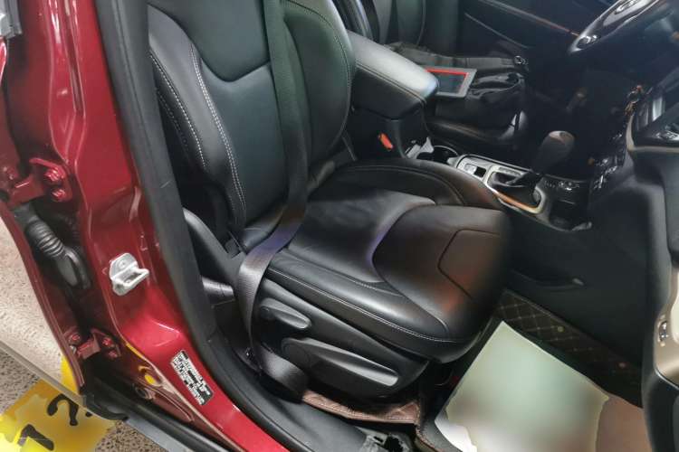 Used Jeep Cherokee 2014 2.4L Urban Edition
