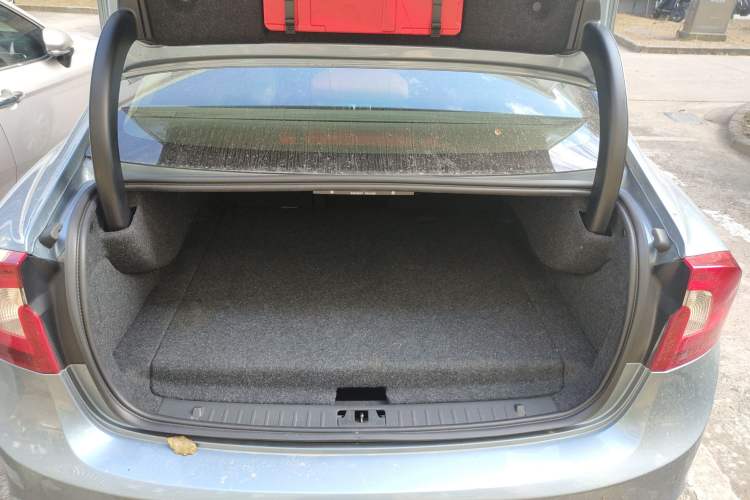 Used Volvo S60 New Energy 2015 S60L E-Drive Hybrid T6 Smart Drive Edition Trunk