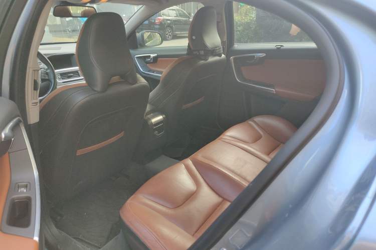 Used Volvo S60 New Energy 2015 S60L E-Drive Hybrid T6 Smart Drive Edition Left Rear Seat