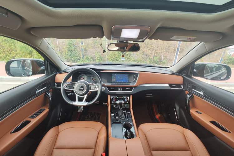 Used Zotye T600 Coupe 2017 1.5T Automatic Luxury Model Center Console