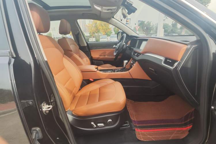 Used Zotye T600 Coupe 2017 1.5T Automatic Luxury Model Right Front Seat