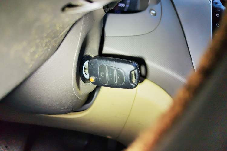 Used Hyundai Verna (older generation) 2010 Sedan 1.4L Automatic Luxury GLS Trim Vehicle Key