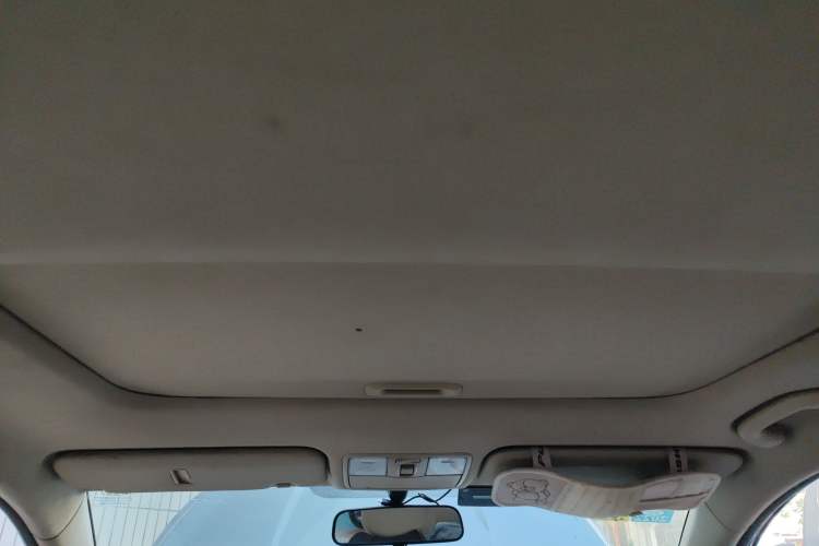 Used Hyundai Verna (older generation) 2010 Sedan 1.4L Automatic Luxury GLS Trim Headliner