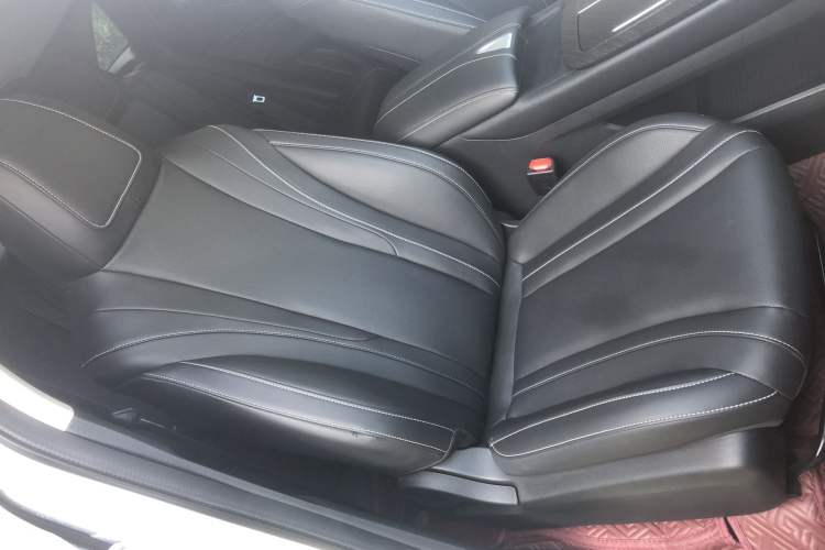 Used Venucia V 2021 260T Idol Edition
