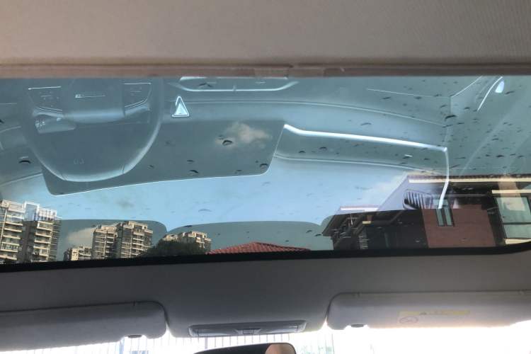 Used Venucia V 2021 260T Idol Edition
