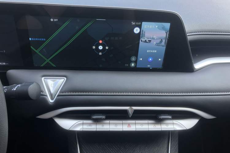 Used Venucia V 2021 260T Idol Edition
