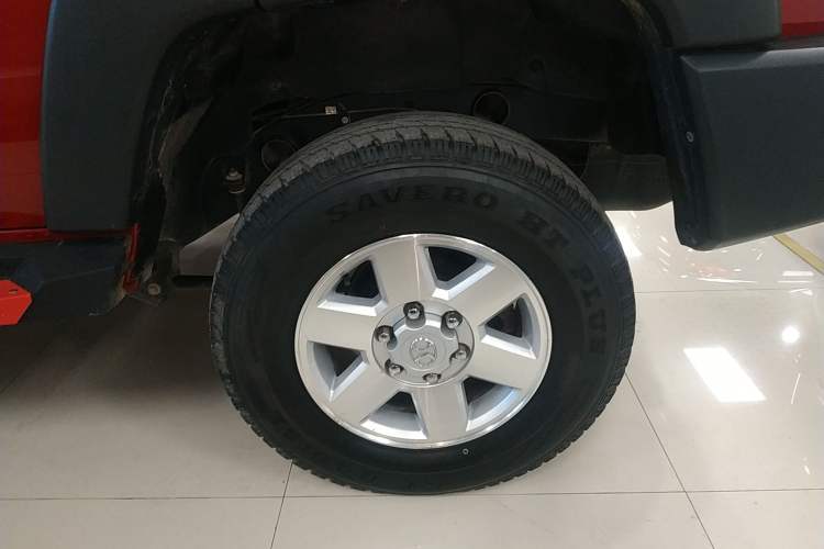 Used BAIC Off-Road BJ40 2016 40L 2.0T Manual Two-Wheel Drive Luxury Edition
