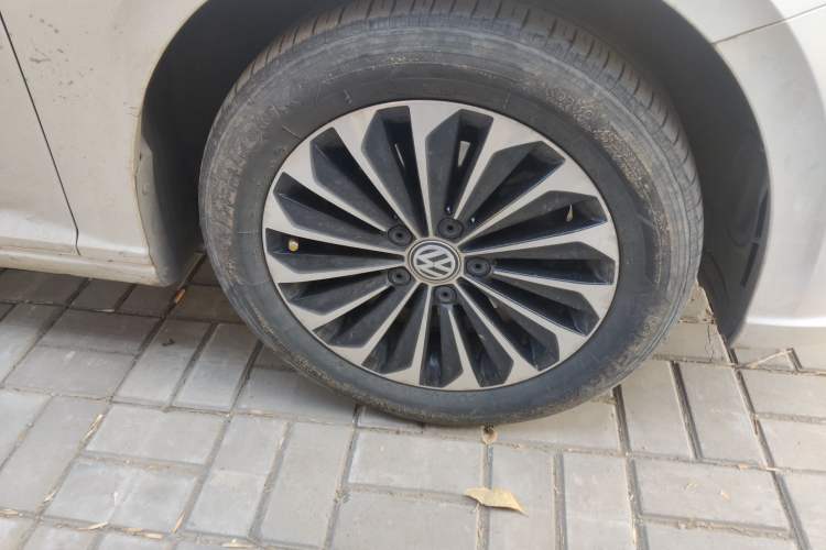 Used Volkswagen Lavida Pure Electric 2019 Enjoyment Edition Right Front Wheel Hub