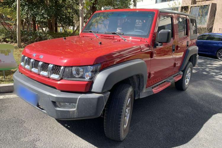 Used BAIC Off-Road BJ40 2016 40L 2.0T Manual Two-Wheel Drive Luxury Edition