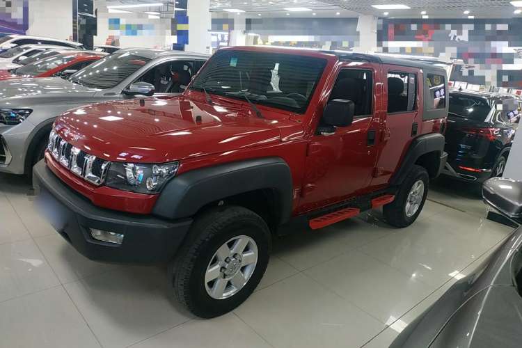 Used BAIC Off-Road BJ40 2016 40L 2.0T Manual Two-Wheel Drive Luxury Edition
